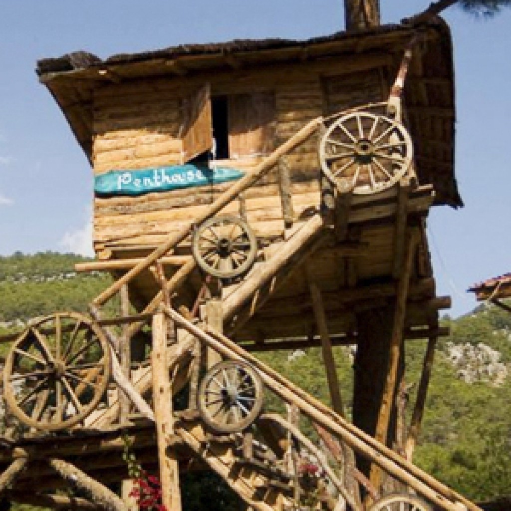 Kadir’s Trehouses