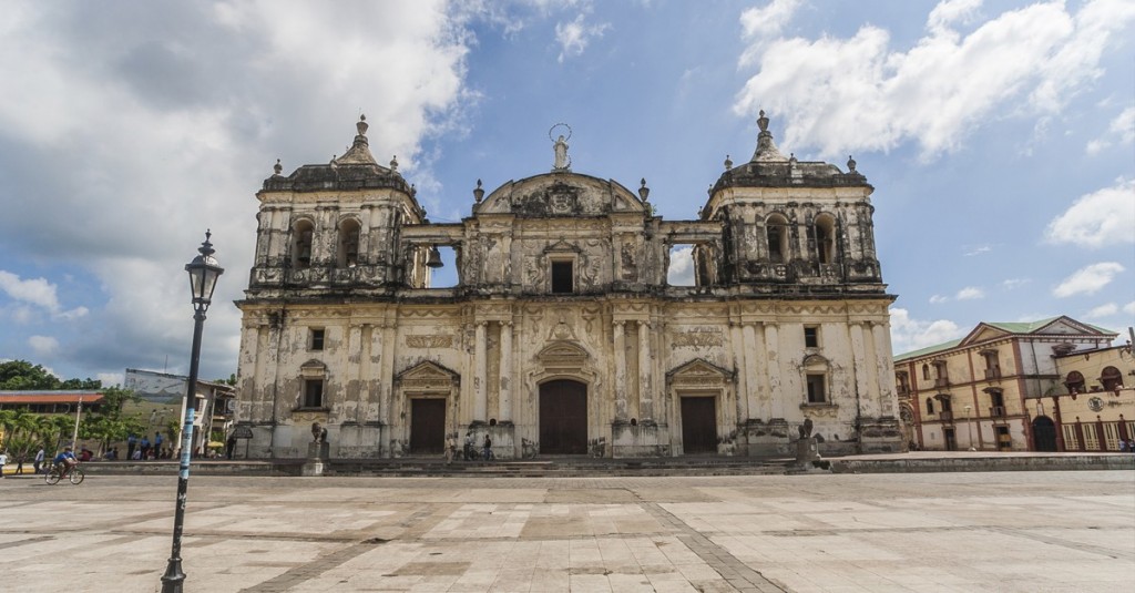 León