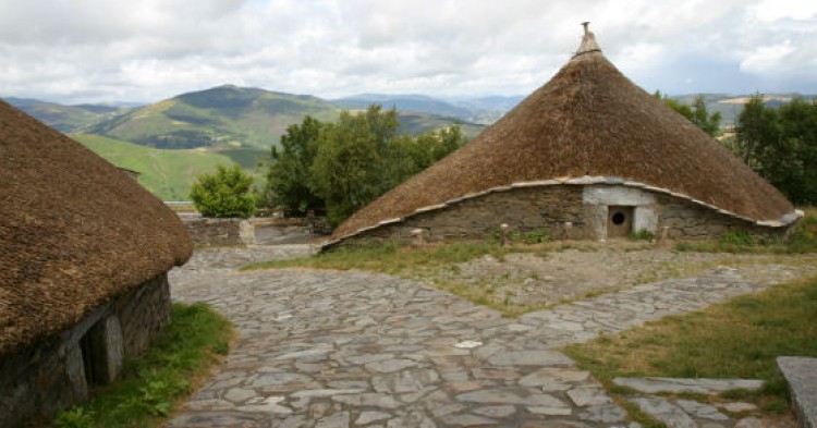 Cebreiro nos recuerda un poco al 'Hobbit', ¡impresionante! (iStock)