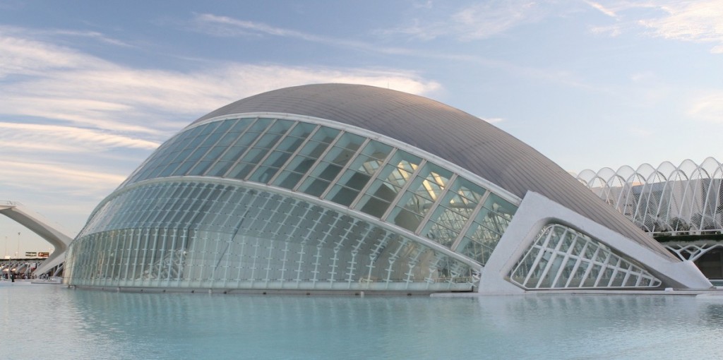 Ciudad de las Artes y las Ciencias de Valencia - JCB Spares (Freeimages.com).