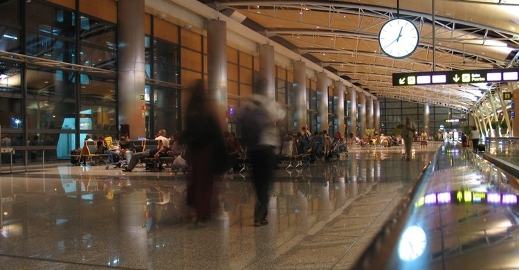 Aeropuerto. Angel Gonzalez Hereza(Flickr).