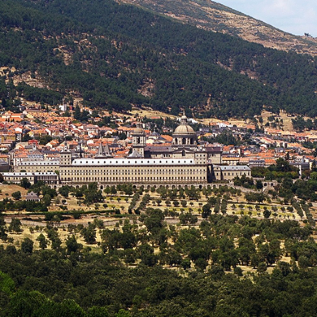 Vista general de El Escorial, pueblo al que pertenece La Granjilla. jacinta lluch valero (Flickr)