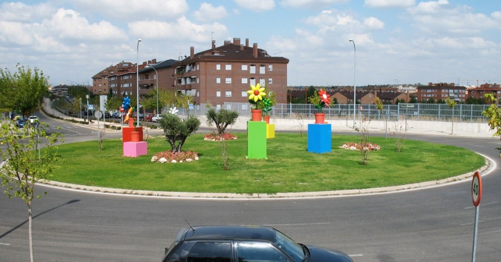 Rotonda de las Flores, Boadilla del Monte. BY-YOUR-⌘ (Foter)