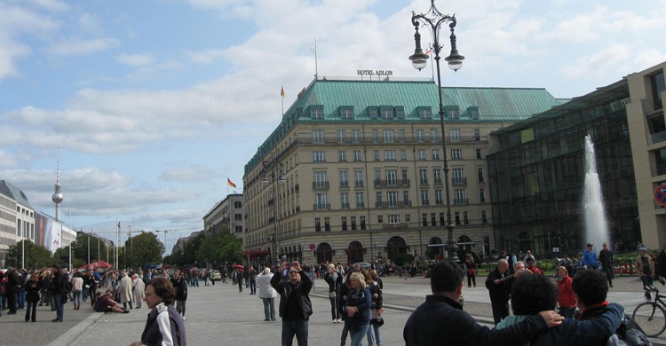 Unter der Linden en Berlín. Uberdadofthree (Flickr)