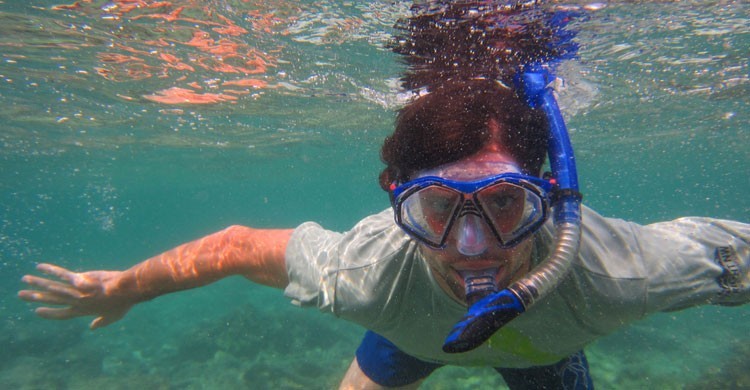 Hacer snorkel 