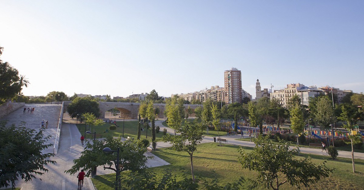 No os fiéis del sol...la noche confunde (iStock)