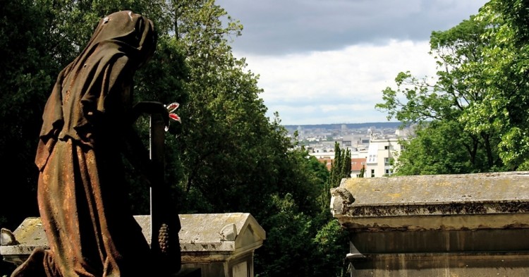 La 'Muerte Peregrina', escultura de un cementerio de París. Inti (flickr)