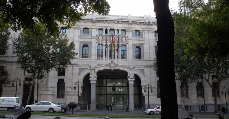 Entrada del Ayuntamiento de Madrid por la calle de Alcalá. Ricardo Ricote Rodríguez (Flickr).