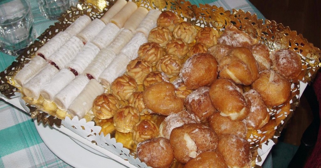 Huesos de Santo, panellets y buñuelos. Fernando, Foter