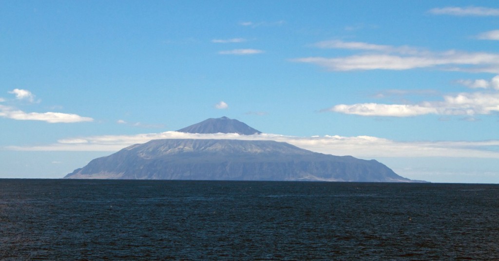 Sigue leyendo Tristán de Acuña: la isla más remota del mundo