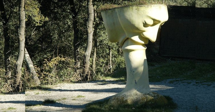 esculturas eróticas Bosc Can (http://www.canginebreda.cat)