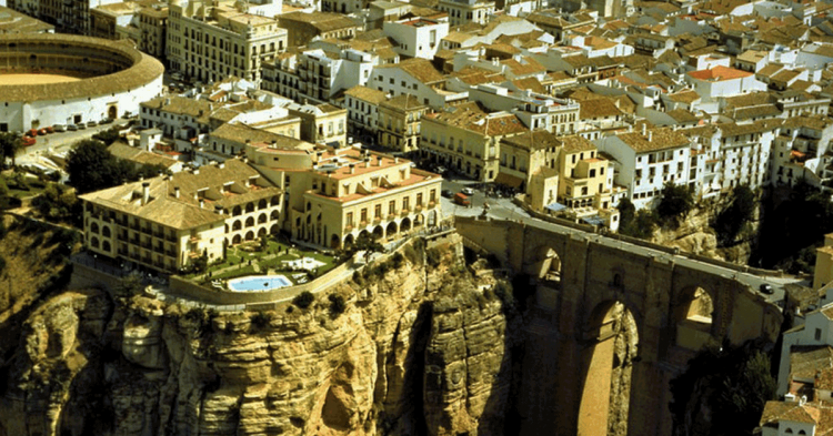 Parador pueblo Ronda (http://www.parador.es/es/paradores/parador-de-ronda) 