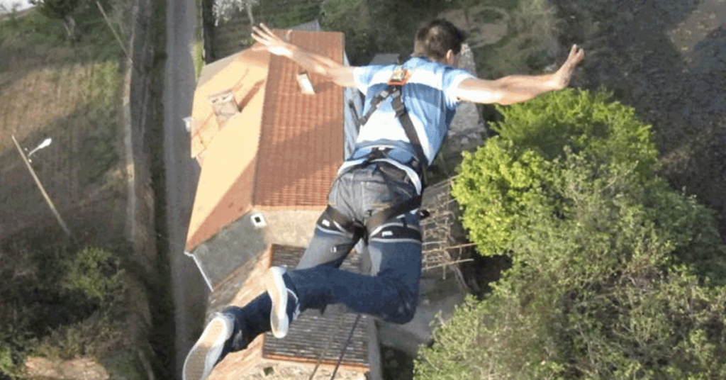 Puenting en Noia Galicia (http://www.galiciaaventura.com/actividades/puenting-noia-galicia-7657.html)