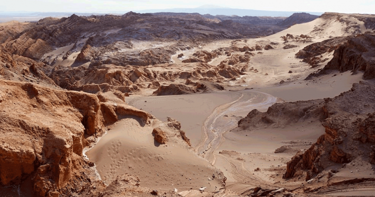 Valle de la Luna Atacama Chile (https://www.flickr.com/photos/nicokaiser/6768325899/in/album-7215762904273211)