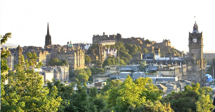 Vuelo + 3 noches de hotel en Edimburgo desde 160€