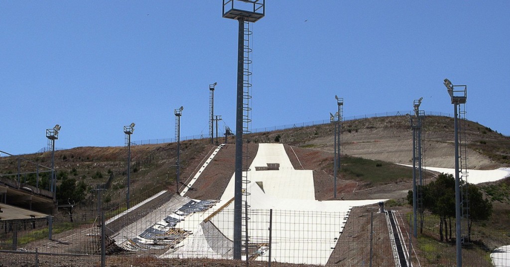 Marca España, La España arrogante, pista de esquí seco de Villavieja. Acilluch, Flickr