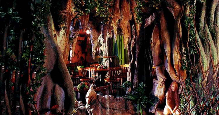 Bosc de les Fades (museocerabcn.com/es/bosc.html)