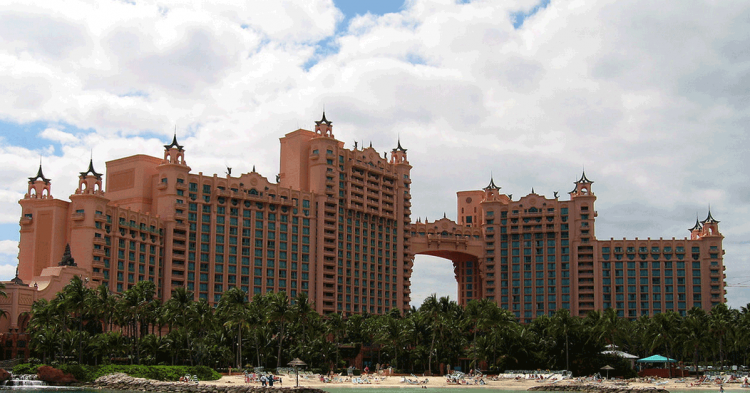 Hotel Atlantis (commons.wikimedia.org/wiki/User:Szajci)