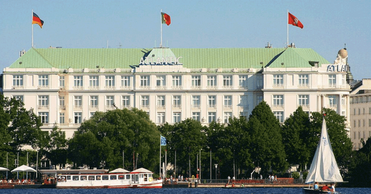 Hotel Atlantic Kempinski (commons.wikimedia.org)
