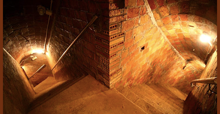 Refugio Antiáreo barrio de Gràcia (http://refugiosantiaereosdebarcelona.blogspot.com.es)