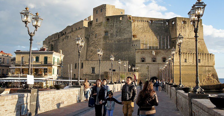 Castillo Dell’Ovo, en Nápoles, desde donde podrás tomar unas buenas vistas de la ciudad. Andrea Tosatto (Flickr)