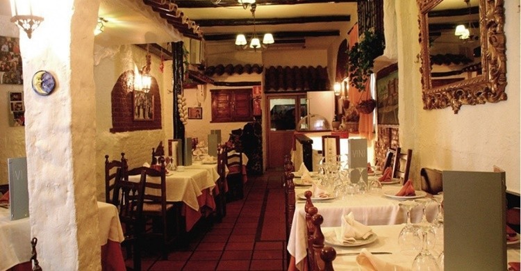 Interior de Luna Rossa. (www.restaurantelunarossa.com).