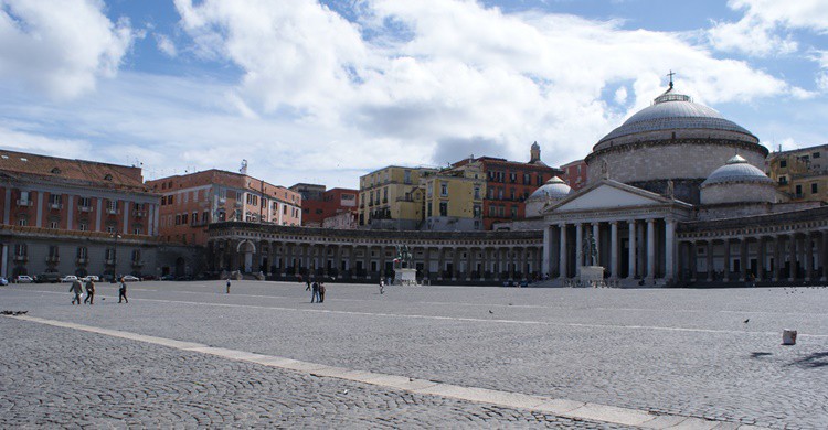 Plaza del Plebiscito en Nápoles. Norberto Chavez-Tapia (Flickr)
