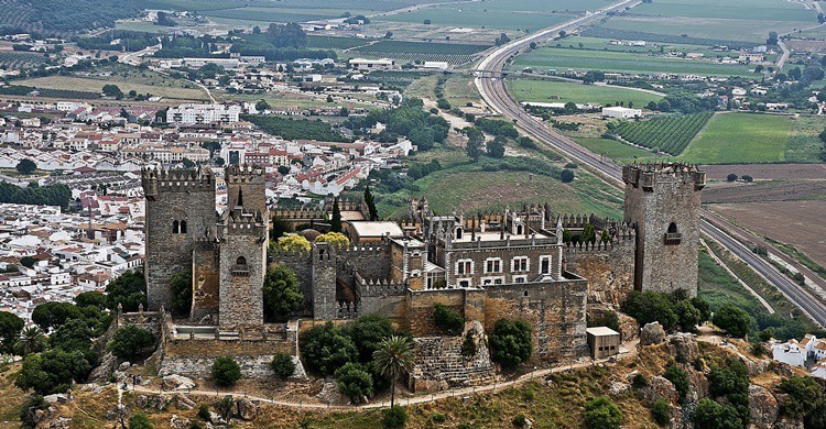 Almodóvar del Río, con su castillo en primer término. giborn_134 (Flickr)
