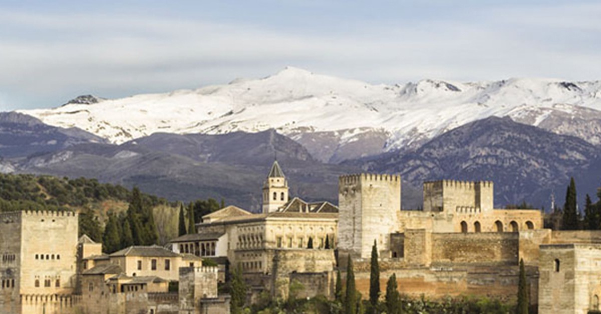 Alhambra (iStock)