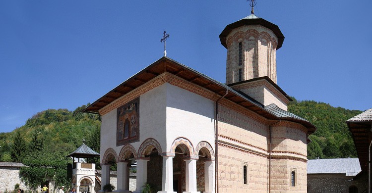 Monasterio de Polovragi (wikimedia.org)