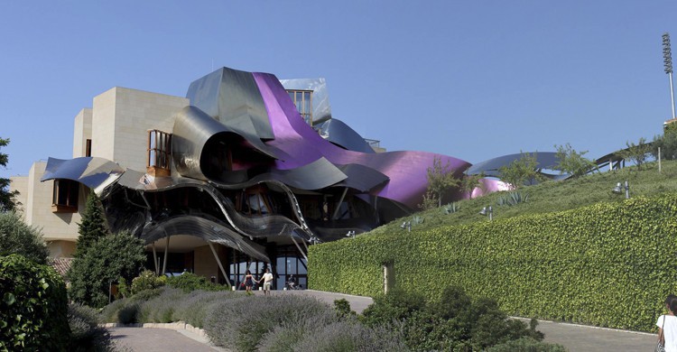 Frank O. Gehry es el famoso arquitecto de estas bodegas alavesas. (Flickr)