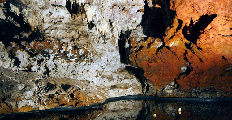 Cueva del Soplao (Wikimedia.org)
