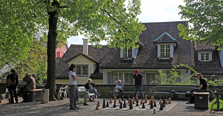 Ajedrez gigante en Lindenhof (iStock)
