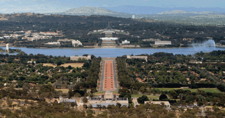 Canberra (commons wikipedia)