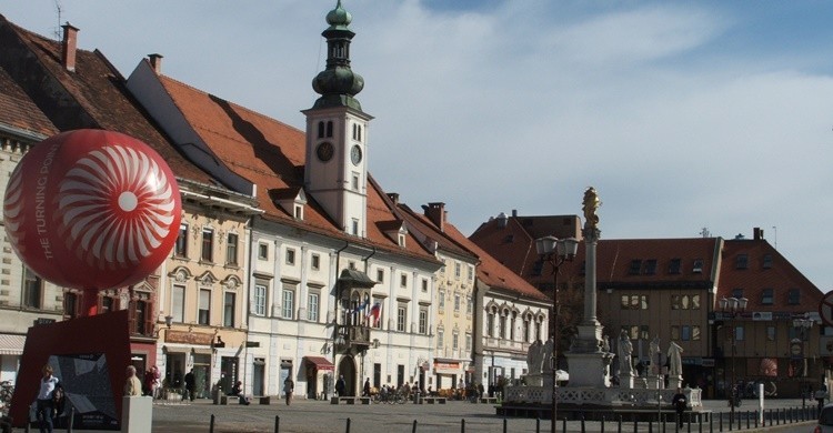 Imagen de una de las plazas más céntricas de Maribor. Daniel Thornton (Flickr)