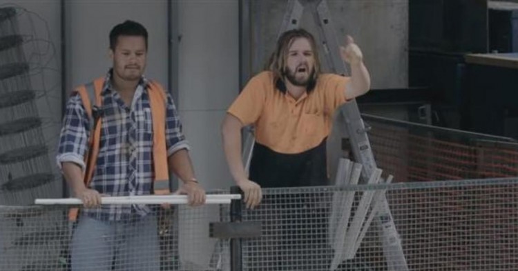 Piropos lanzados por los obreros (Fuente: dailymotion.com)