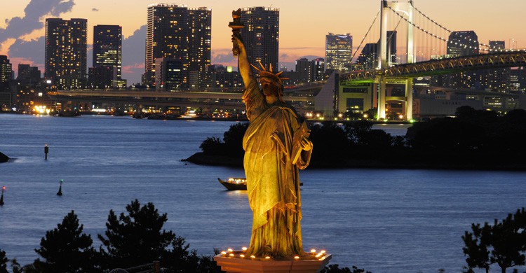 Réplica de la Estatua de la Libertad en Odaiba (iStock)