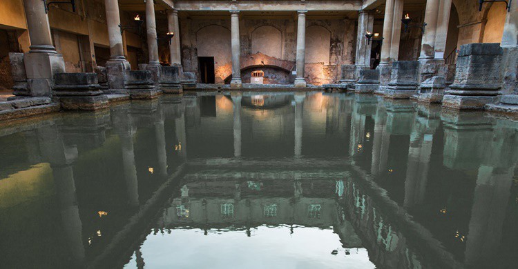 Termas romanas de Bath. SuperCar-RoadTrip.fr (Flickr)
