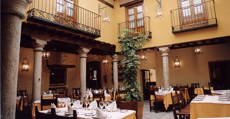 El Almacén. Carretera de Salamanca, 6.
