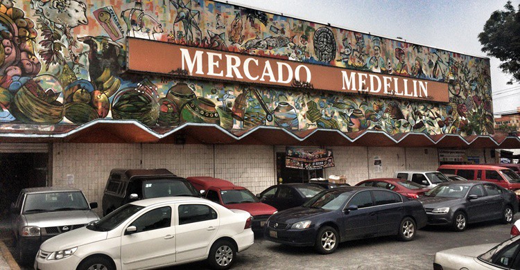 Mercado de Medellín en México DF (wikipedia.org)