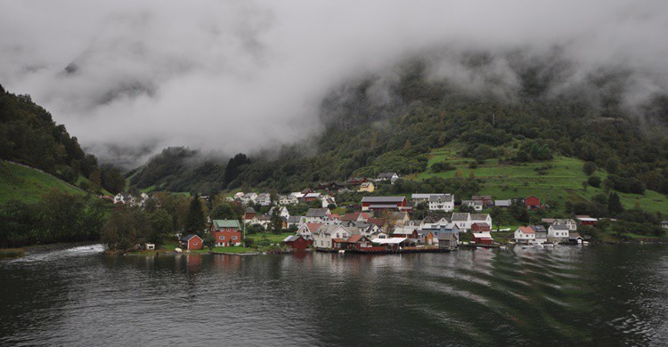 Undredal, con su pequeño embarcadero. Nikhil (Flickr)