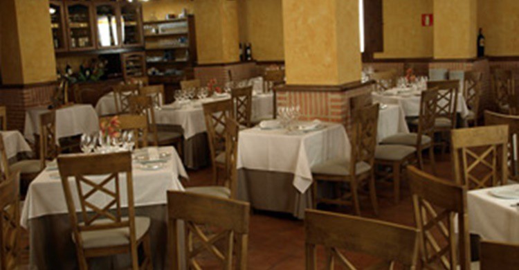 Vista parcial del restaurante Corral. (http://www.corralhosteleria.com/restaurante.html)