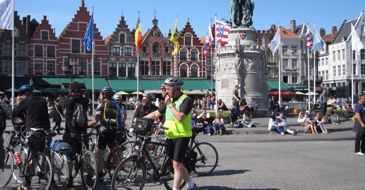 Como en la mayoría de capitales europeas, alquilar una bici puede ser lo más práctico. NH53 (Flickr)