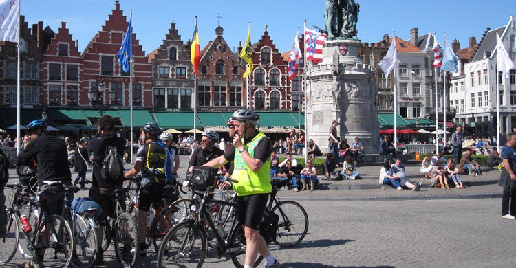 Como en la mayoría de capitales europeas, alquilar una bici puede ser lo más práctico. NH53 (Flickr)