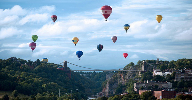 Fiesta de los globos de Bristol, con su puente colgante como testigo de excepción. Paul Townsend (Flickr)