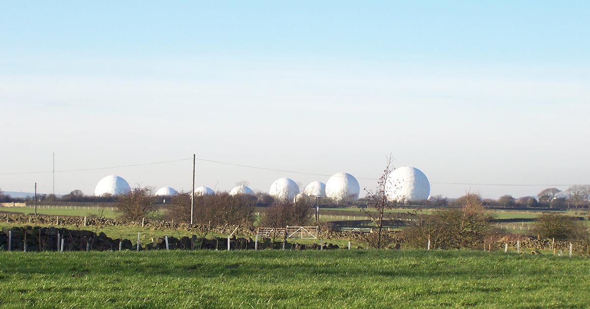 Raf Menwith Hill, Reino Unido (Catherine, Flickr)