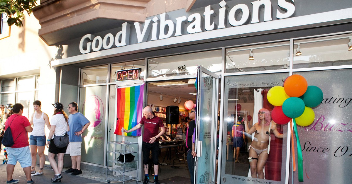 Fachada de Good Vibrations. Good Vibrations, Facebook