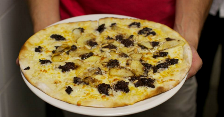 Pizza de boletus, nada más que decir. (Lamucca de Pez Facebook)