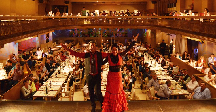 Teatro Palacio del Flamenco, Facebook
