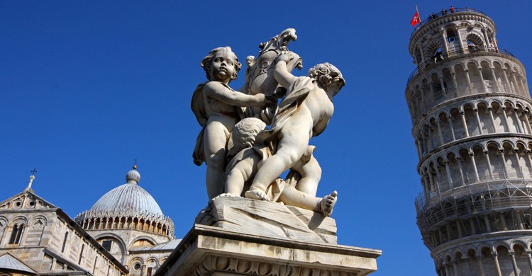 Pisa. Neiljs, Foter